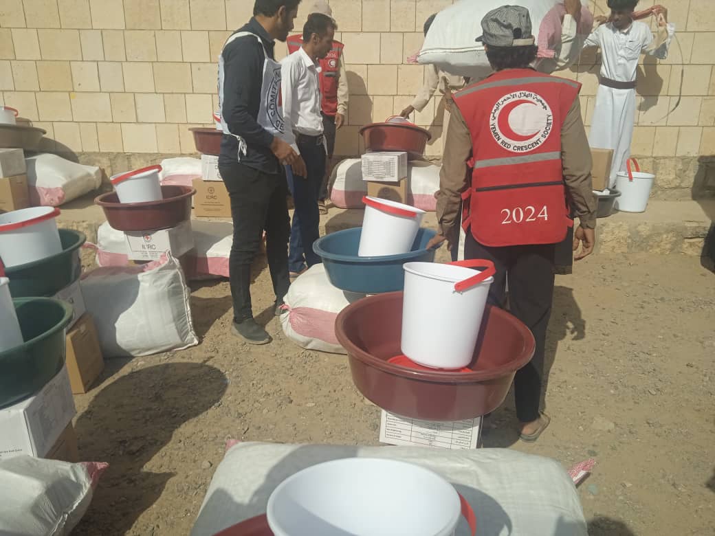 توزيع مواد إيوائية